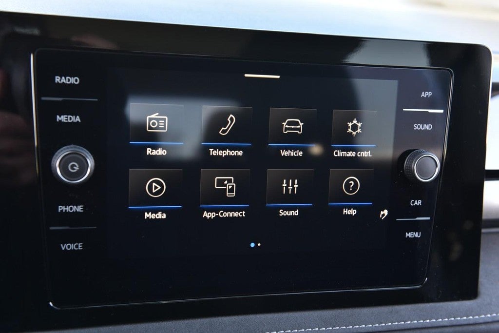 2025 Volkswagen Taos SE Black 4MOTION