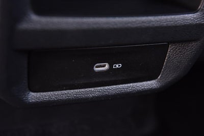 2025 Volkswagen Taos SE Black 4MOTION