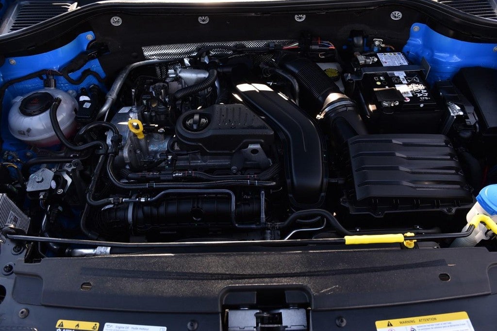 2025 Volkswagen Taos SE Black 4MOTION