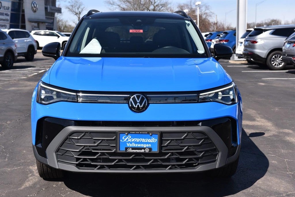 2025 Volkswagen Taos SE Black 4MOTION