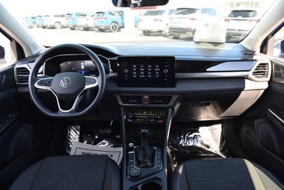 2025 Volkswagen Taos SE Black 4MOTION