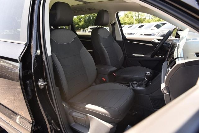 2026 Volkswagen Taos 1.5T SE Black
