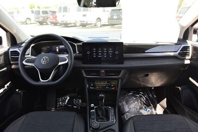 2026 Volkswagen Taos 1.5T SE Black