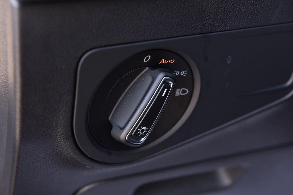 2023 Volkswagen Tiguan 2.0T SE FWD