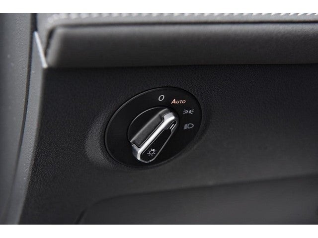 2025 Volkswagen Taos SE Black FWD