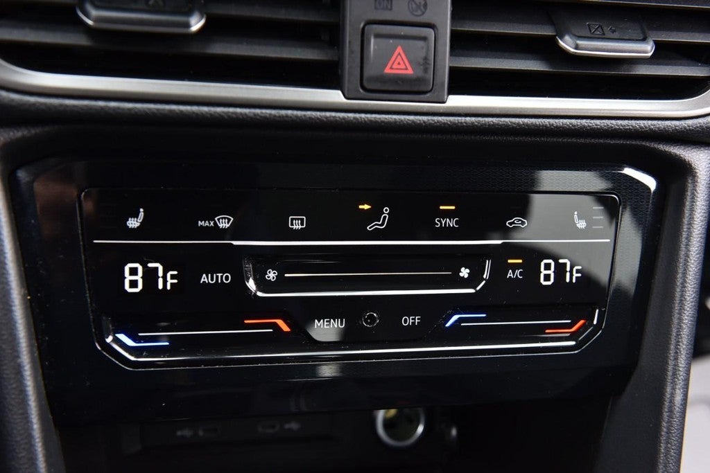 2025 Volkswagen Taos SE Black FWD