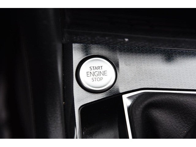 2025 Volkswagen Taos SE Black FWD