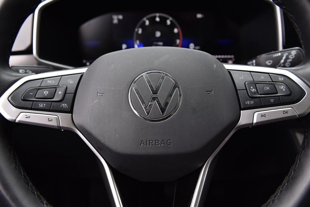 2025 Volkswagen Taos SE Black FWD