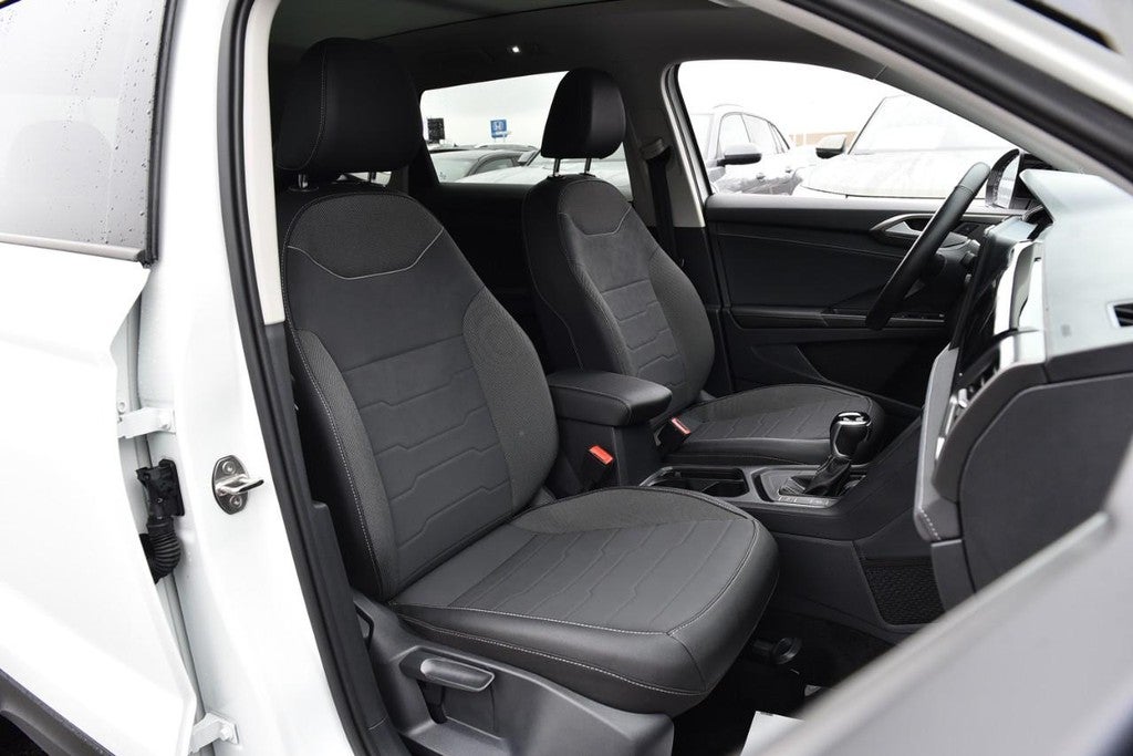 2025 Volkswagen Taos SE Black FWD