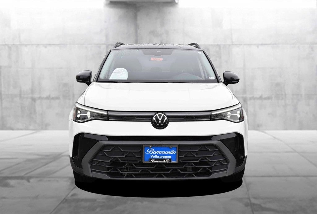 2025 Volkswagen Taos SE Black FWD