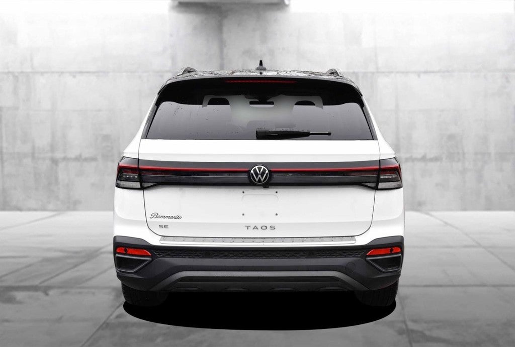 2025 Volkswagen Taos SE Black FWD