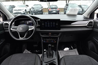 2025 Volkswagen Taos SE Black FWD