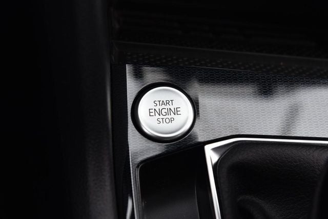 2026 Volkswagen Taos 1.5T SE Black
