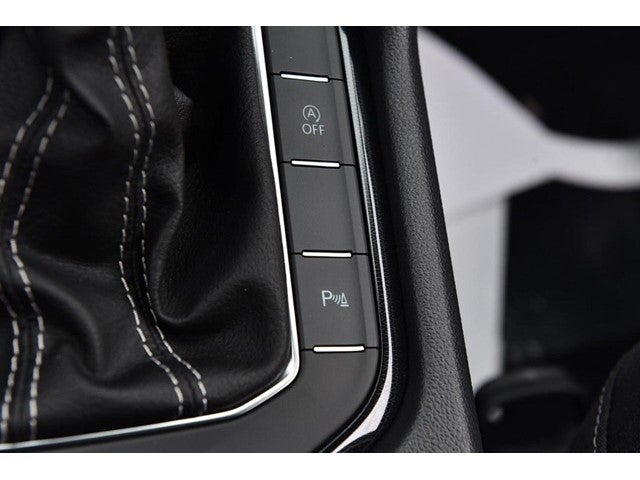 2026 Volkswagen Taos 1.5T SE Black