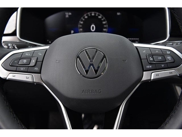 2026 Volkswagen Taos 1.5T SE Black