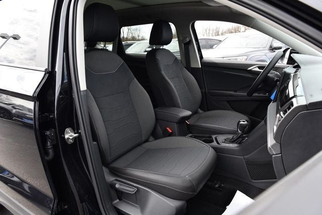 2026 Volkswagen Taos 1.5T SE Black