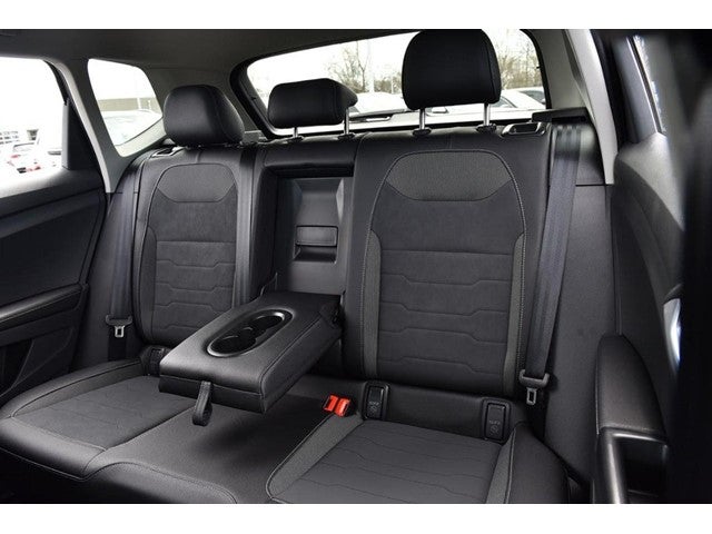 2026 Volkswagen Taos 1.5T SE Black