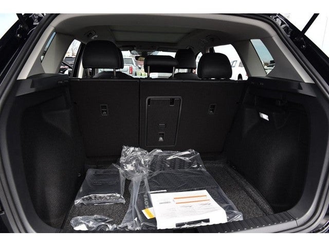 2026 Volkswagen Taos 1.5T SE Black