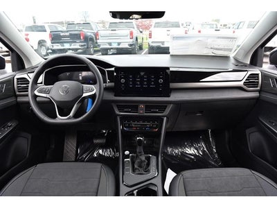 2026 Volkswagen Taos 1.5T SE Black