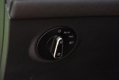 2027 Volkswagen Taos SE Black FWD