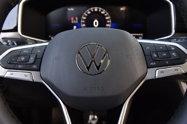 2027 Volkswagen Taos SE Black FWD