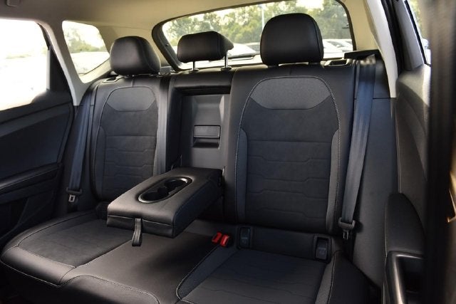 2027 Volkswagen Taos SE Black FWD