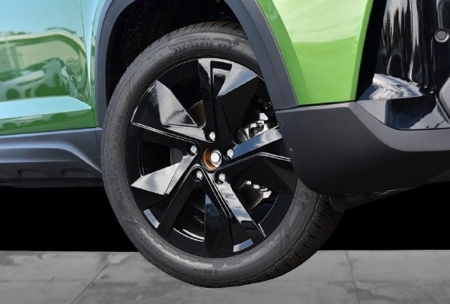 2027 Volkswagen Taos SE Black FWD