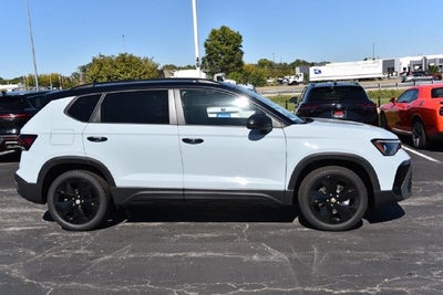 2027 Volkswagen Taos 1.5T SE