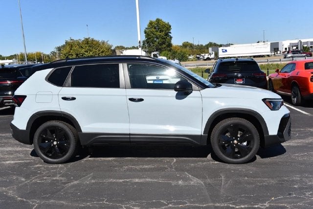2027 Volkswagen Taos 1.5T SE