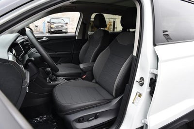 2027 Volkswagen Taos SE Black FWD