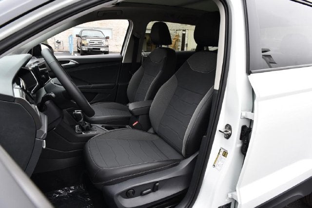 2027 Volkswagen Taos SE Black FWD