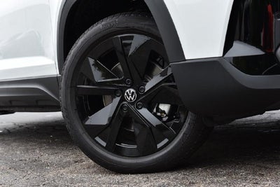 2027 Volkswagen Taos SE Black FWD