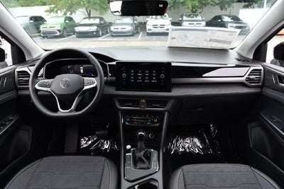 2027 Volkswagen Taos SE Black FWD