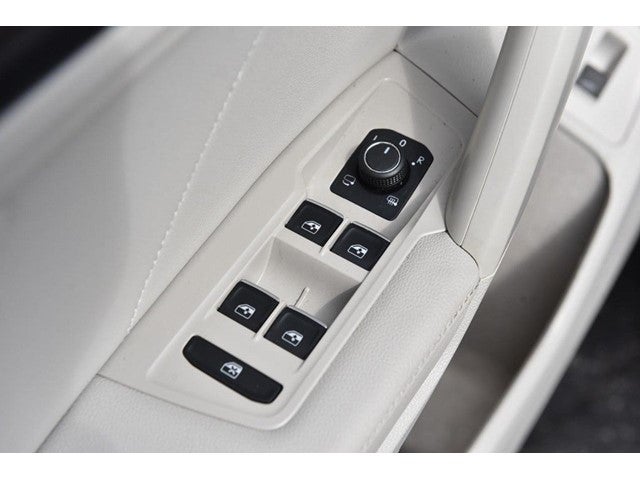 2023 Volkswagen Tiguan SEL R-Line