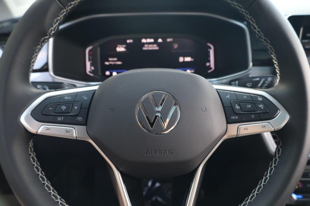 2025 Volkswagen Taos SEL 4MOTION