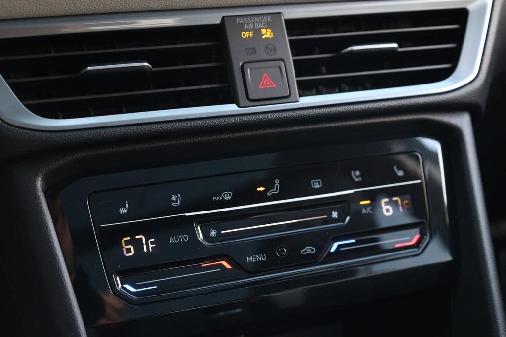 2025 Volkswagen Taos SEL 4MOTION