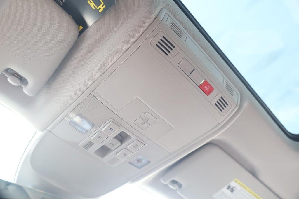 2025 Volkswagen Taos SEL 4MOTION