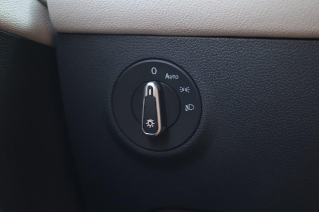 2025 Volkswagen Taos SEL 4MOTION