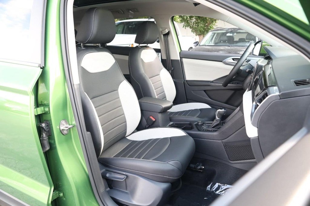 2025 Volkswagen Taos SEL 4MOTION