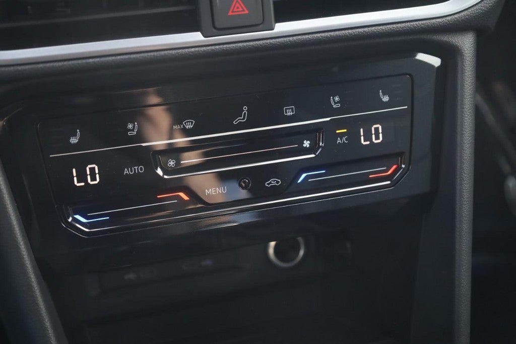 2026 Volkswagen Taos SEL 4MOTION