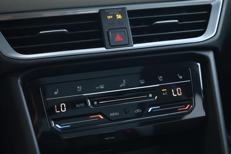 2025 Volkswagen Taos SEL 4MOTION