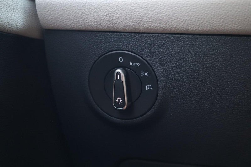 2025 Volkswagen Taos SEL 4MOTION