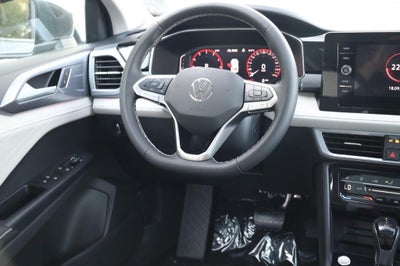 2025 Volkswagen Taos SEL 4MOTION