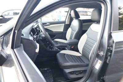 2025 Volkswagen Taos SEL 4MOTION