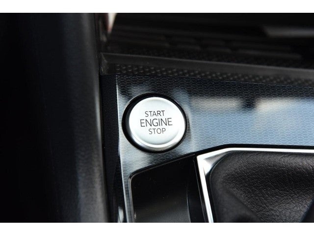 2025 Volkswagen Taos SEL 4MOTION