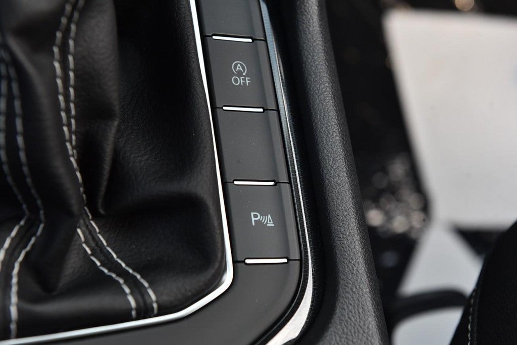 2025 Volkswagen Taos SEL 4MOTION