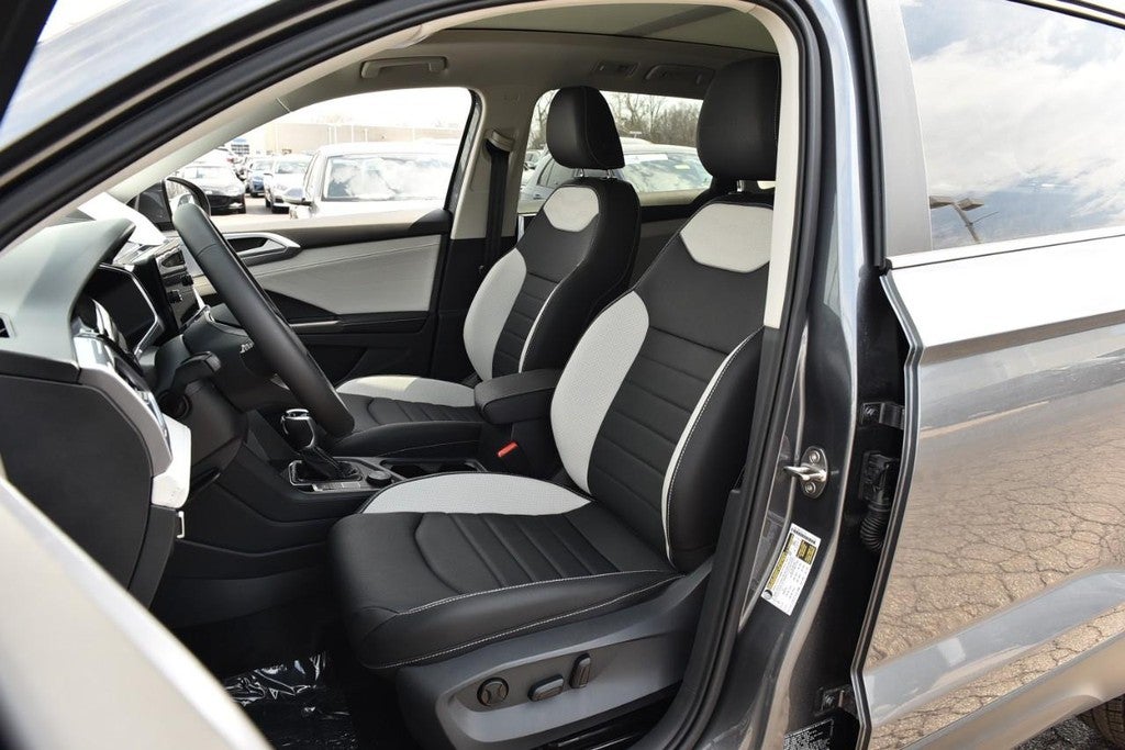 2025 Volkswagen Taos SEL 4MOTION