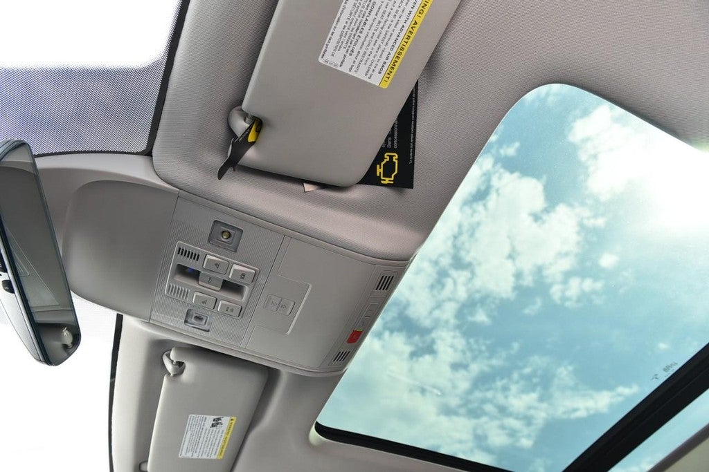 2025 Volkswagen Taos SEL 4MOTION