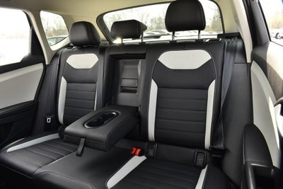 2025 Volkswagen Taos SEL 4MOTION