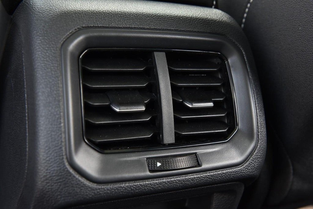 2025 Volkswagen Taos SEL 4MOTION